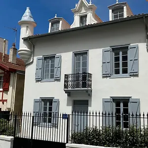 Les Tourelles Francia