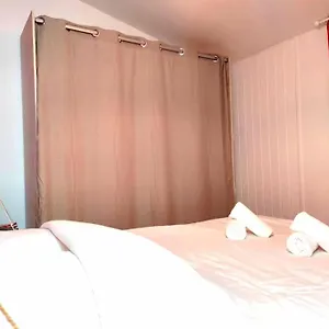 L'antique Spa: Jacuzzi Sous Patio Appartement