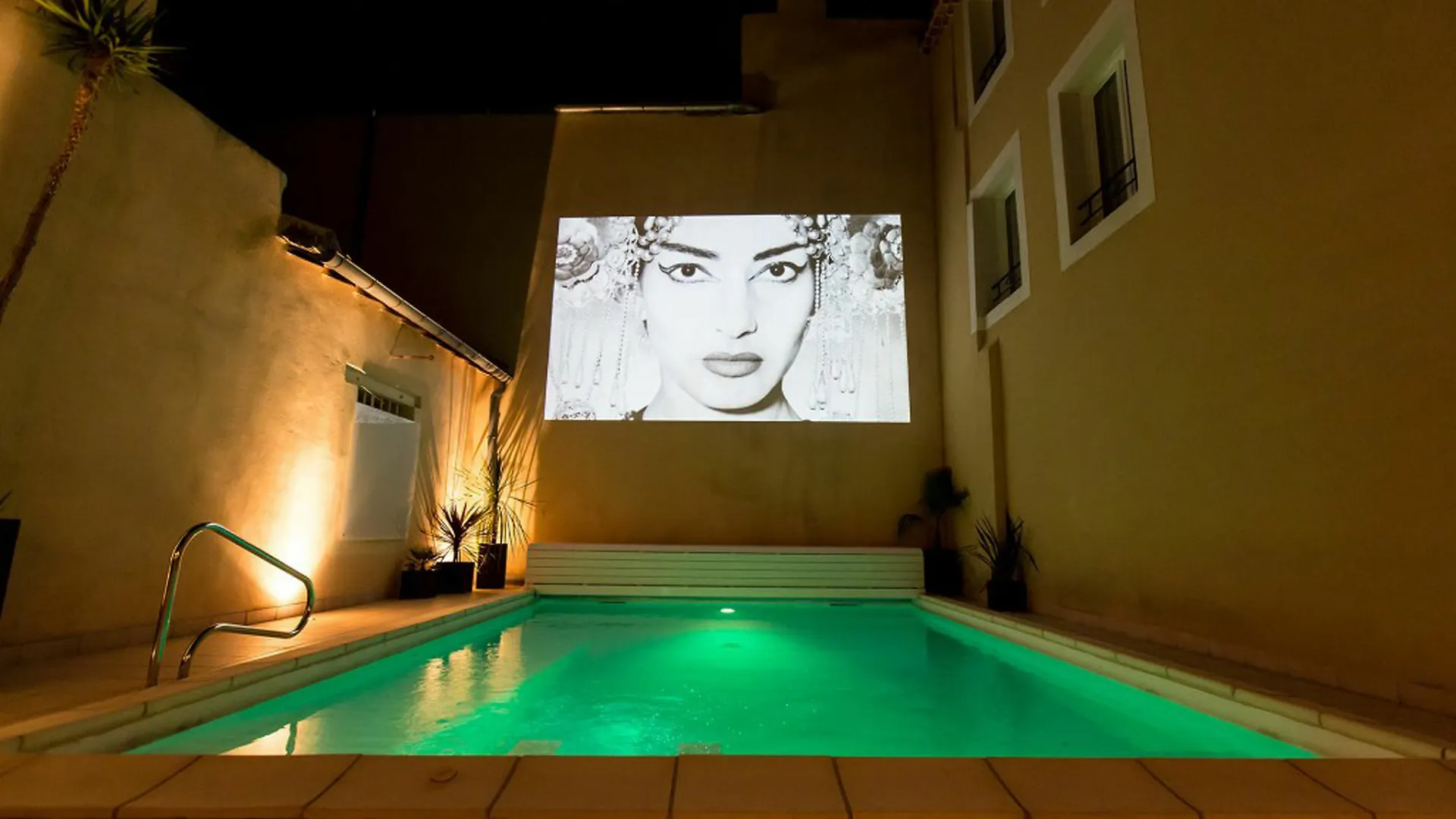 ****  Grand Hotel D'Orange, BW Signature Collection Orange  Francie